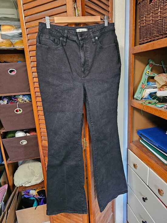 Madewell Denim - Madewell Curvy Skinny Flare Jeans in Black